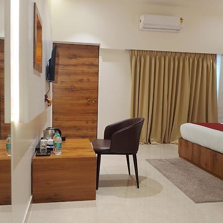 Madhav Residency Hotel & Banquet, Kalyan, Mumbai Ngoại thất bức ảnh