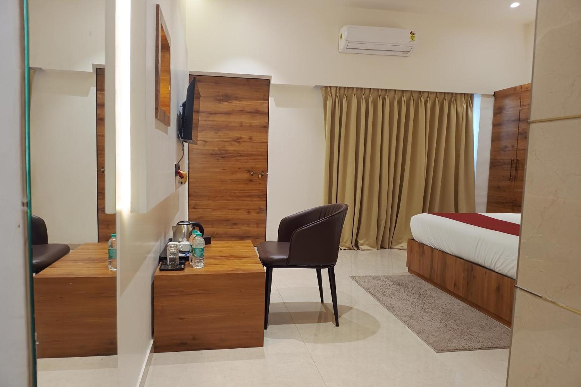 Madhav Residency Hotel & Banquet, Kalyan, Mumbai Ngoại thất bức ảnh