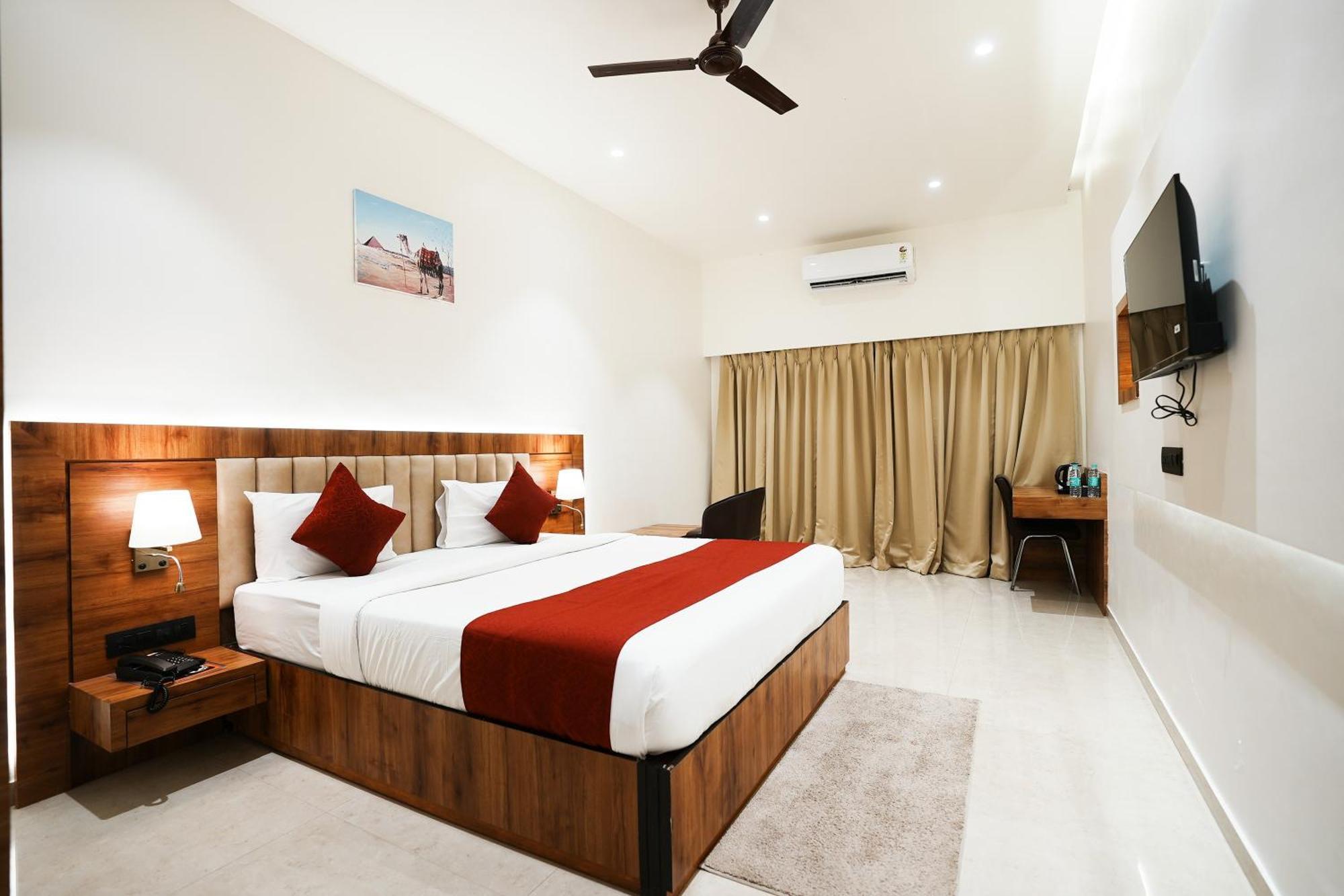 Madhav Residency Hotel & Banquet, Kalyan, Mumbai Ngoại thất bức ảnh