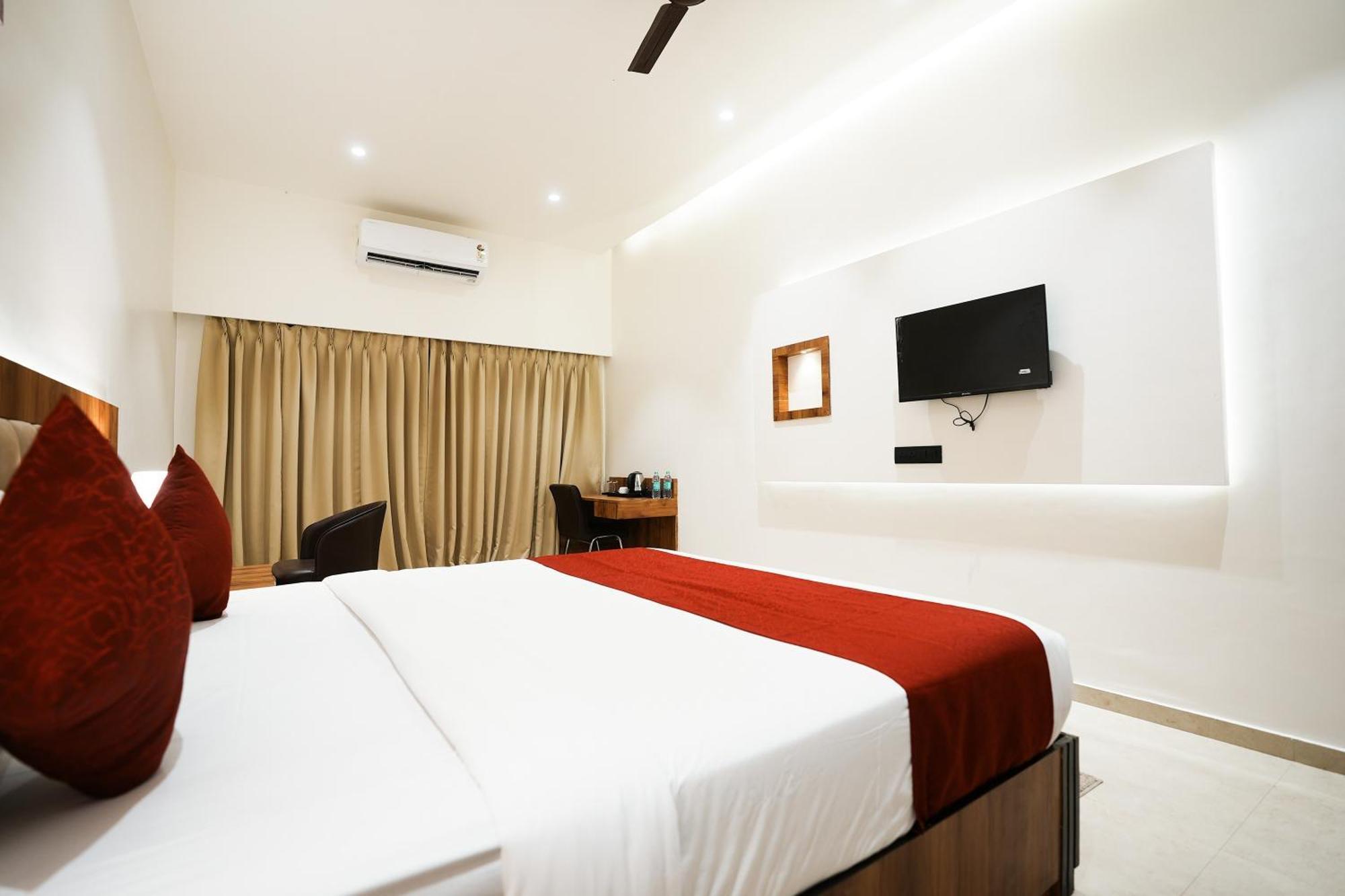 Madhav Residency Hotel & Banquet, Kalyan, Mumbai Ngoại thất bức ảnh