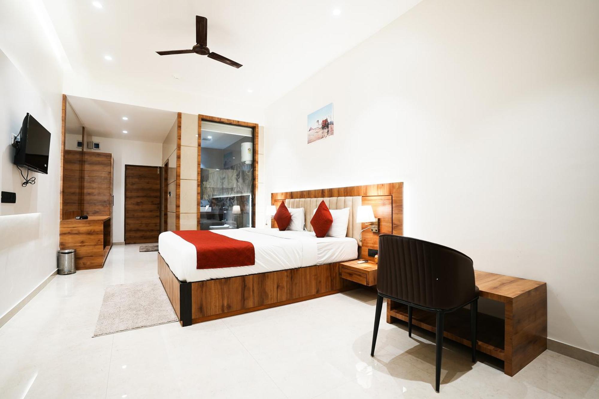 Madhav Residency Hotel & Banquet, Kalyan, Mumbai Ngoại thất bức ảnh