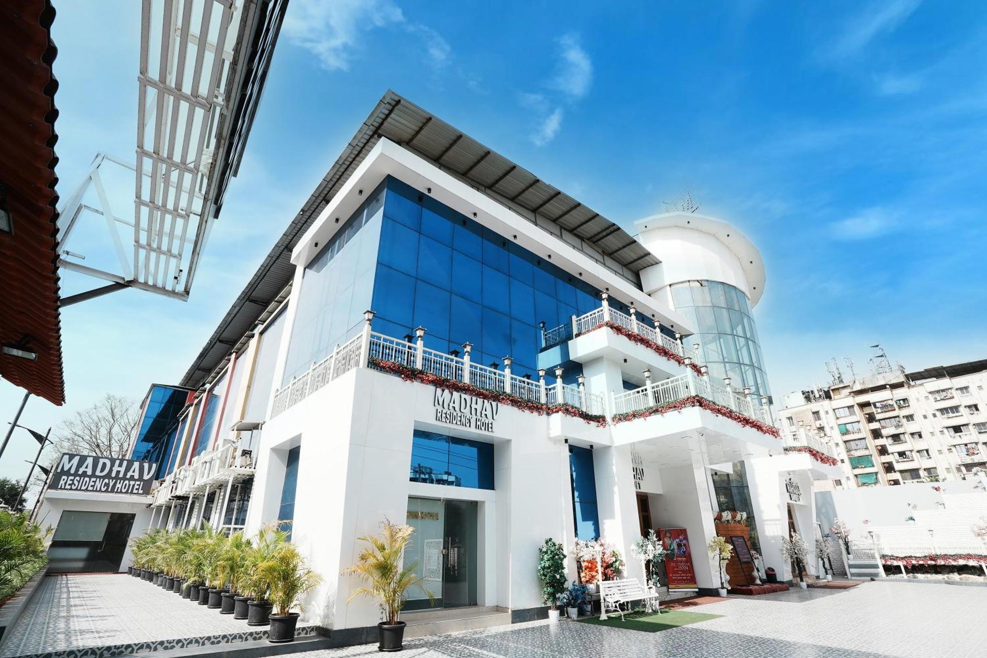 Madhav Residency Hotel & Banquet, Kalyan, Mumbai Ngoại thất bức ảnh