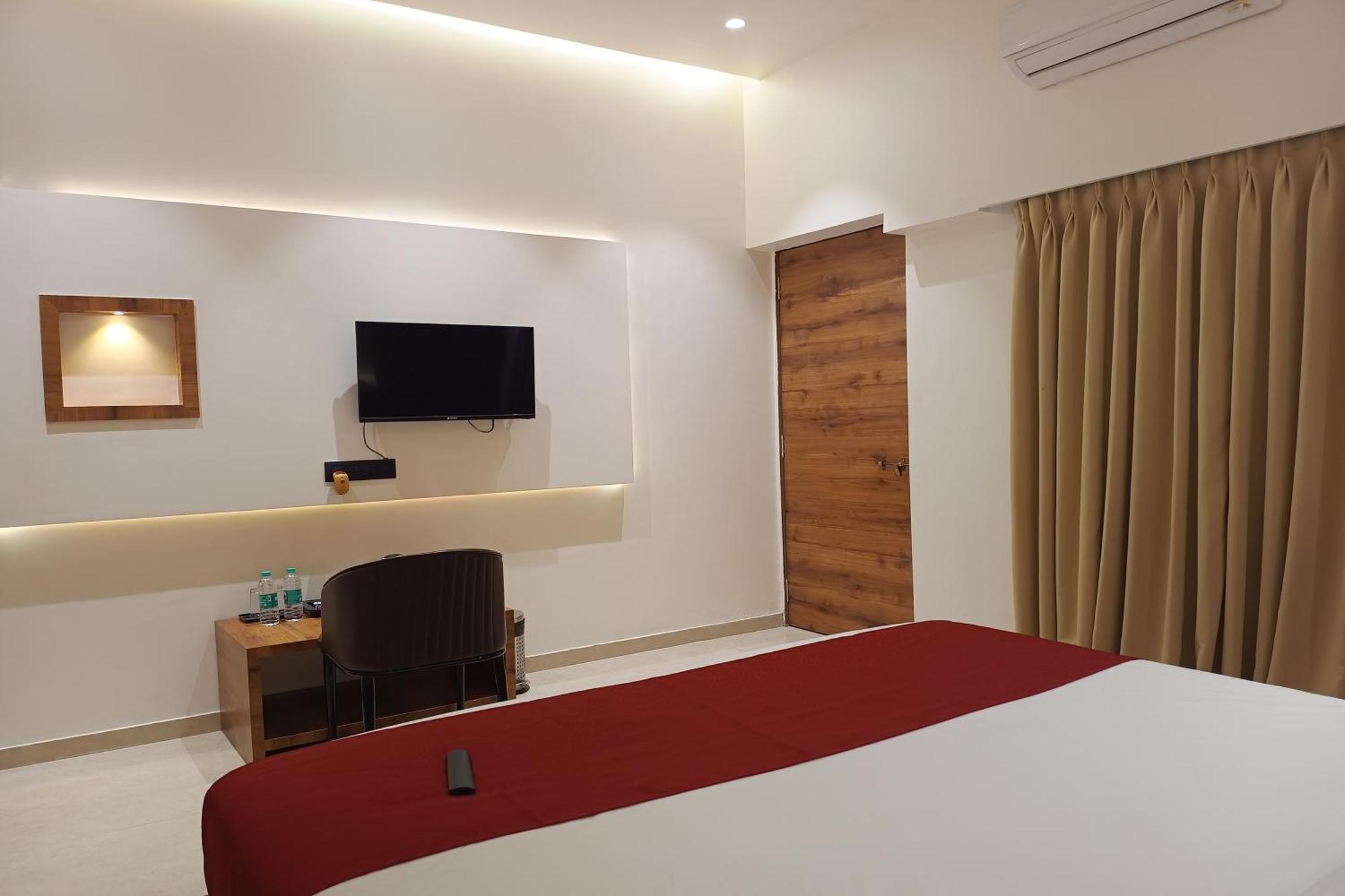 Madhav Residency Hotel & Banquet, Kalyan, Mumbai Ngoại thất bức ảnh