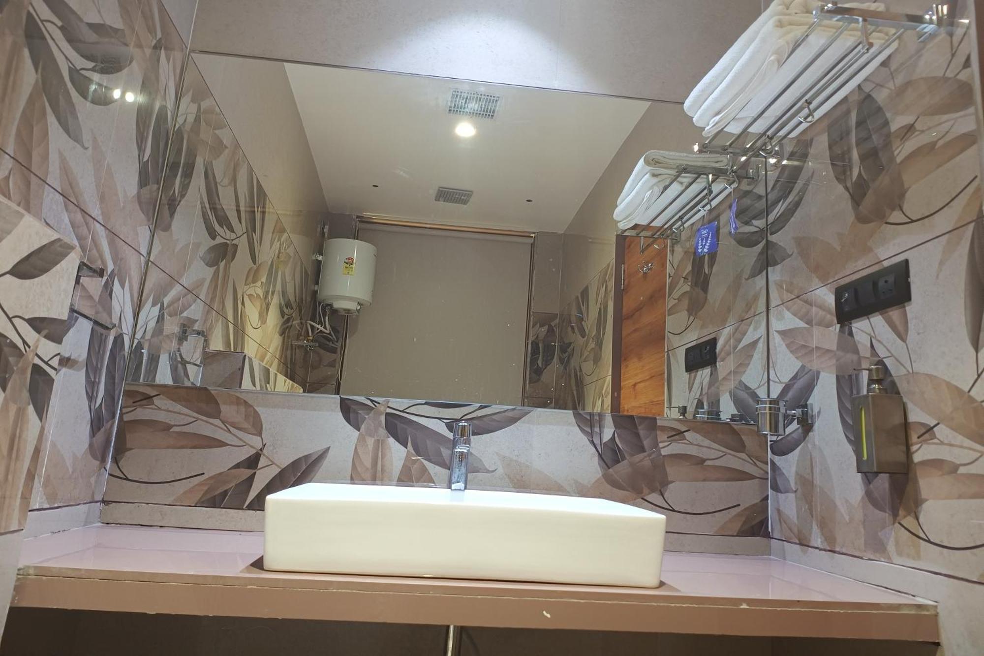 Madhav Residency Hotel & Banquet, Kalyan, Mumbai Ngoại thất bức ảnh
