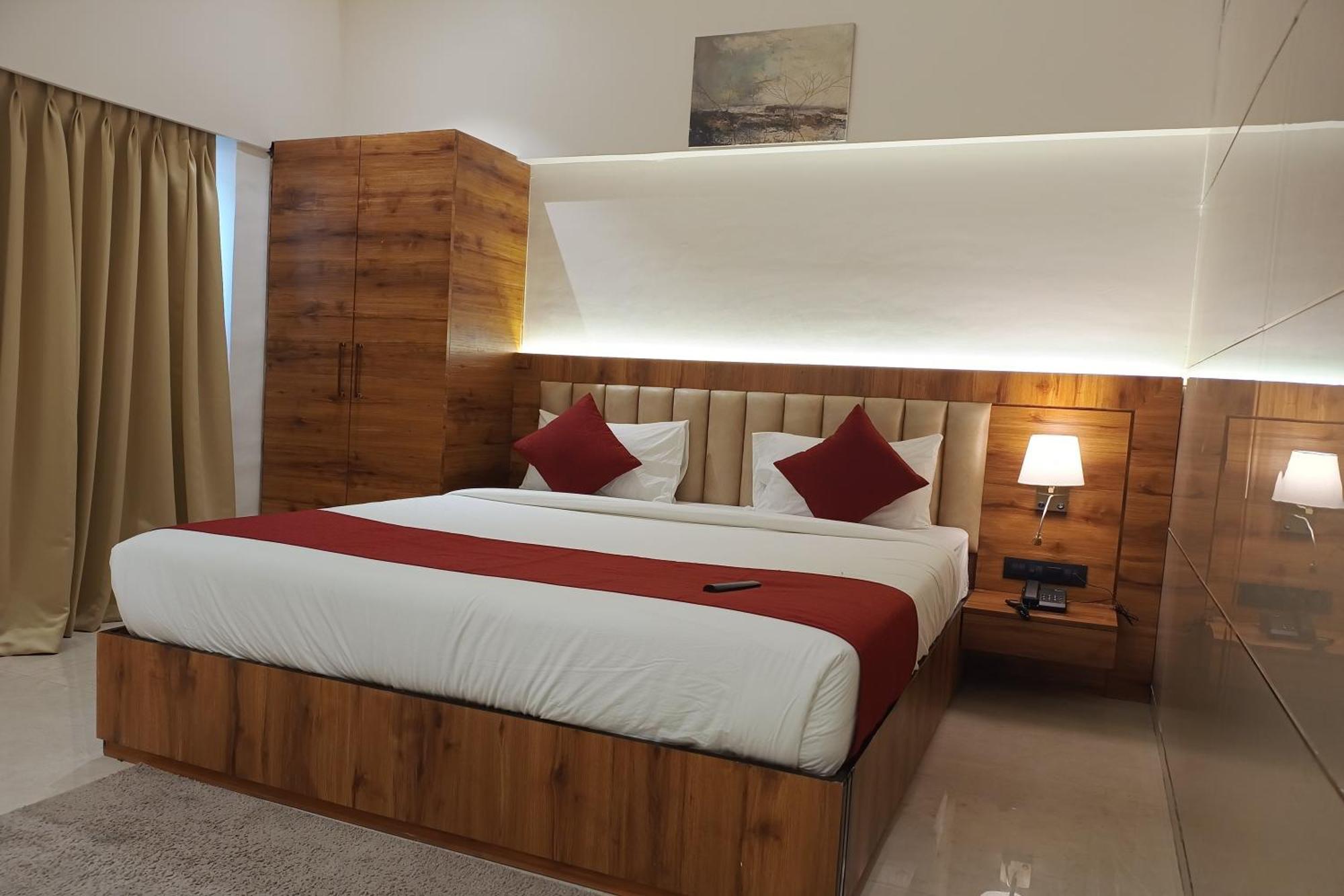 Madhav Residency Hotel & Banquet, Kalyan, Mumbai Ngoại thất bức ảnh